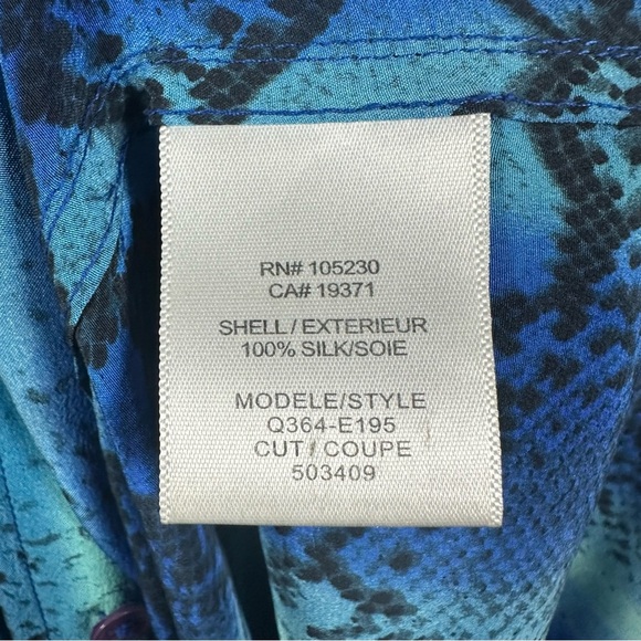 Equipment Femme Silk Button Down Shirt Blue Snake Print Blouse Size Medium - Picture 14 of 14